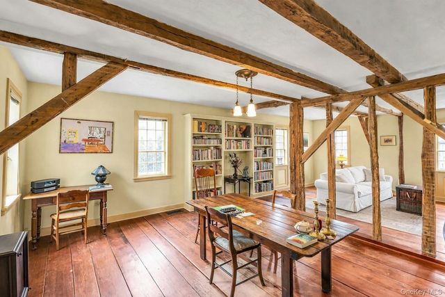 5050 Pequash Avenue, Cutchogue, NY 11935