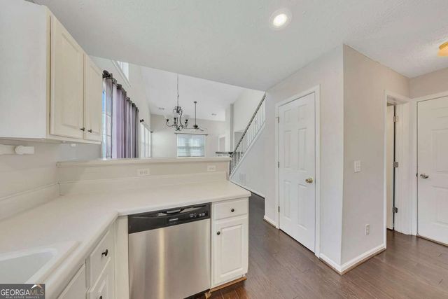 194 W Oaks Place, Woodstock, GA 30188