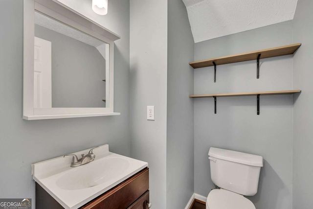 194 W Oaks Place, Woodstock, GA 30188