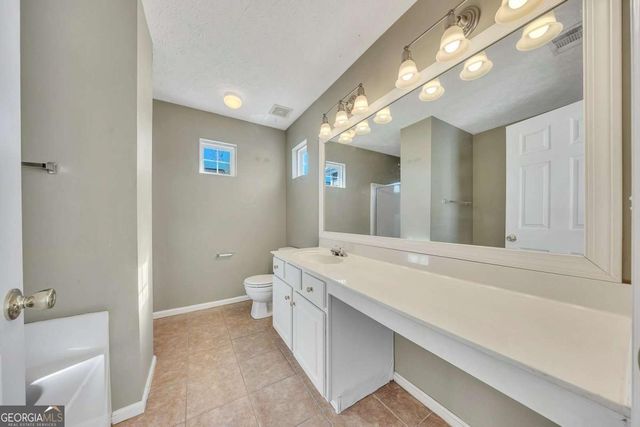 194 W Oaks Place, Woodstock, GA 30188