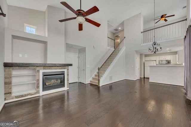 194 W Oaks Place, Woodstock, GA 30188