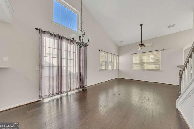 194 W Oaks Place, Woodstock, GA 30188