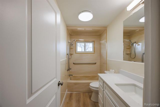 2462 Green Acres Drive, Grand Blanc, MI 48439