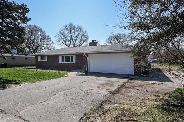 2462 Green Acres Drive, Grand Blanc, MI 48439