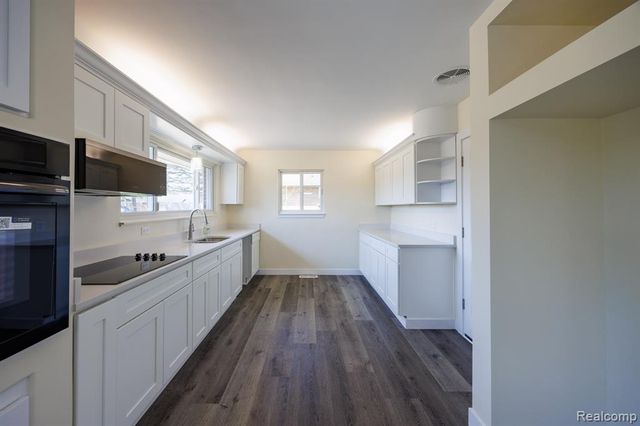 2462 Green Acres Drive, Grand Blanc, MI 48439