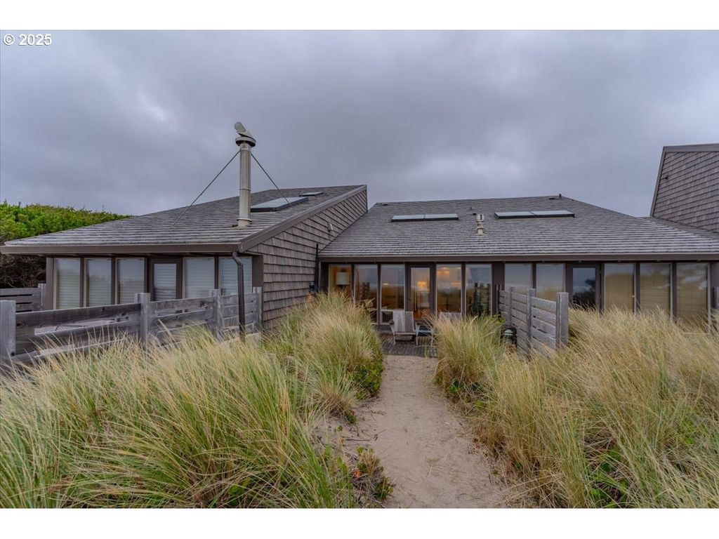 169 SALISHAN Dr F, Gleneden Beach, OR 97388