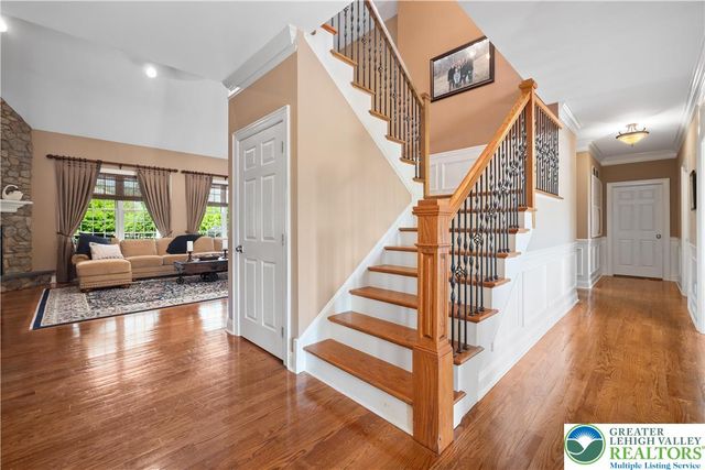 1910 Tulpe Way, Springfield Twp, PA 18077