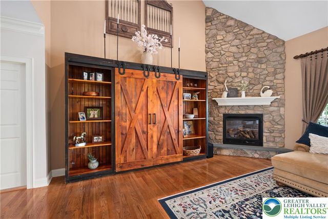 1910 Tulpe Way, Springfield Twp, PA 18077