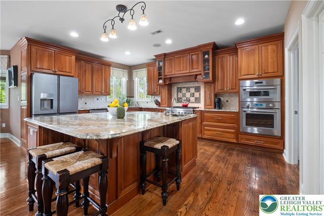 1910 Tulpe Way, Springfield Twp, PA 18077
