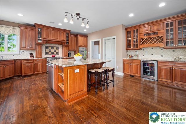 1910 Tulpe Way, Springfield Twp, PA 18077