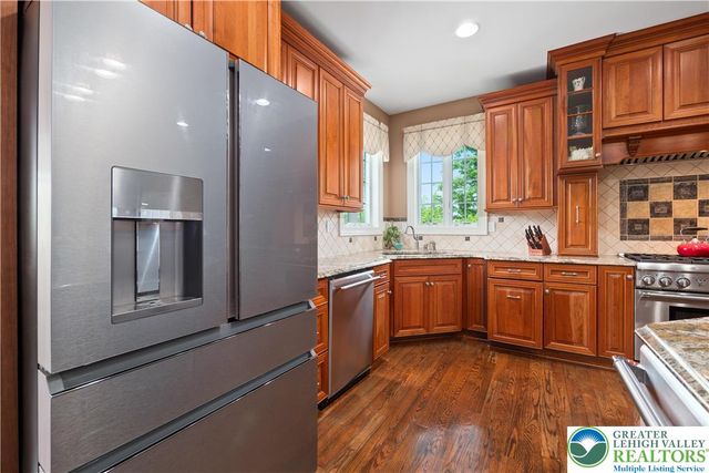 1910 Tulpe Way, Springfield Twp, PA 18077