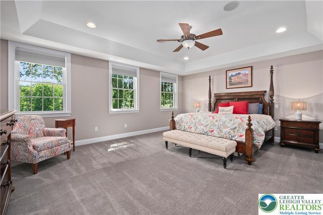 1910 Tulpe Way, Springfield Twp, PA 18077