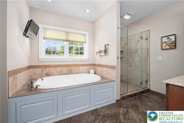 1910 Tulpe Way, Springfield Twp, PA 18077