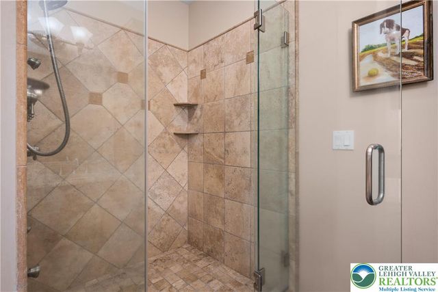 1910 Tulpe Way, Springfield Twp, PA 18077