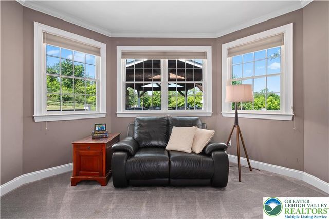 1910 Tulpe Way, Springfield Twp, PA 18077