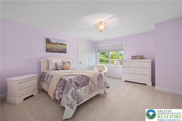 1910 Tulpe Way, Springfield Twp, PA 18077