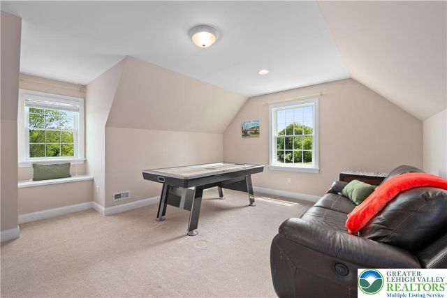 1910 Tulpe Way, Springfield Twp, PA 18077