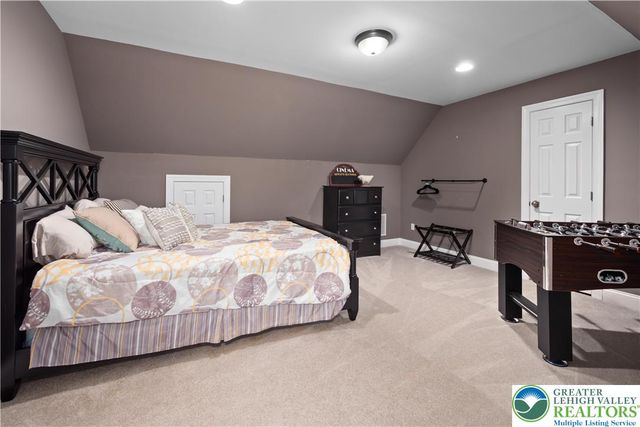 1910 Tulpe Way, Springfield Twp, PA 18077