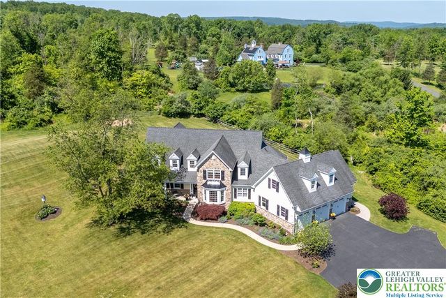1910 Tulpe Way, Springfield Twp, PA 18077