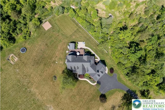 1910 Tulpe Way, Springfield Twp, PA 18077