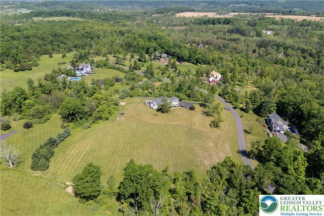 1910 Tulpe Way, Springfield Twp, PA 18077