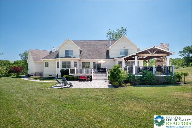 1910 Tulpe Way, Springfield Twp, PA 18077