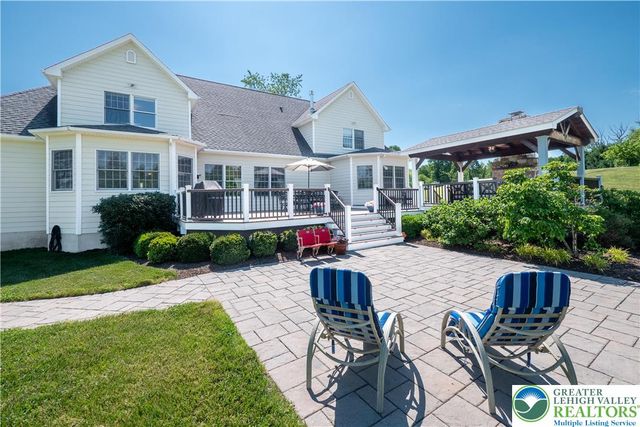 1910 Tulpe Way, Springfield Twp, PA 18077