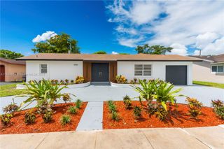 8550 NW 45th Ct, Lauderhill, FL 33351