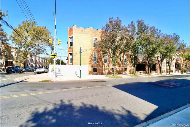 7529 62nd Street, Glendale, NY 11385