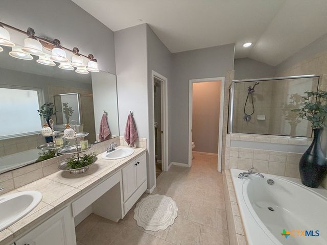 204 Windwood Lane, Victoria, TX 77904