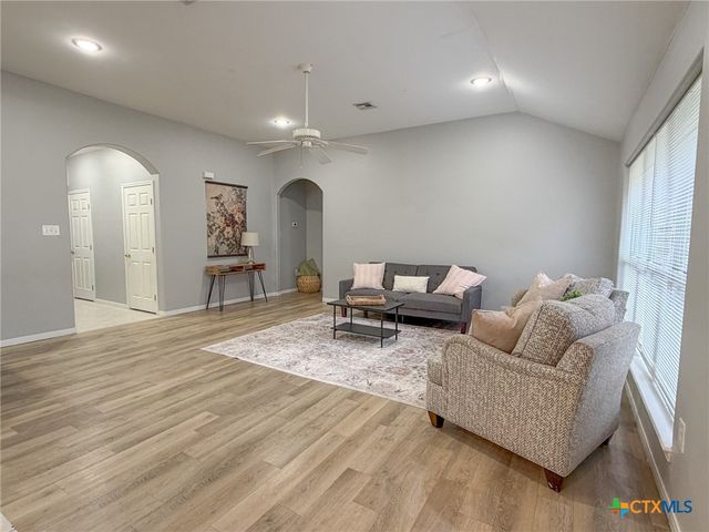 204 Windwood Lane, Victoria, TX 77904