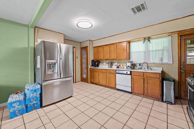 608 Alta Vista Drive, Pasadena, TX 77502