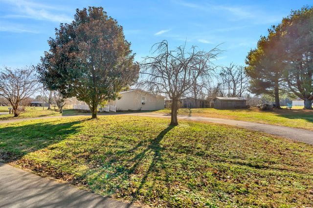 242 Union Ridge Rd, Wartrace, TN 37183