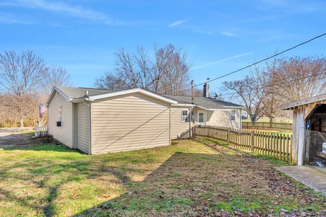 242 Union Ridge Rd, Wartrace, TN 37183