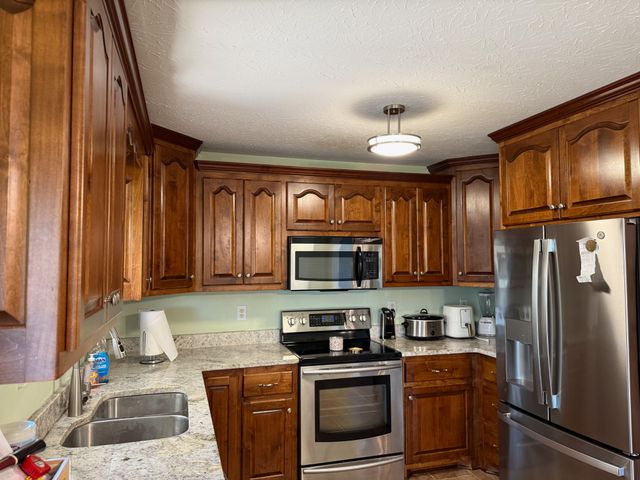 110 Kitty Meyer Ln, Loretto, TN 38469