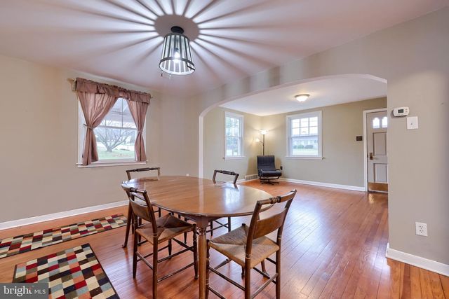 120 LANCASTER AVE, Strasburg, PA 17579