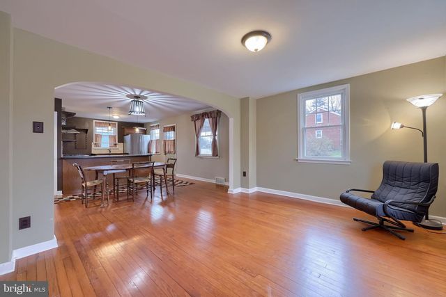 120 LANCASTER AVE, Strasburg, PA 17579