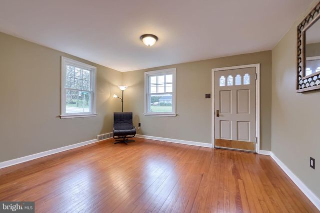 120 LANCASTER AVE, Strasburg, PA 17579