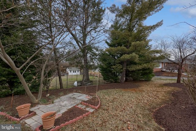 120 LANCASTER AVE, Strasburg, PA 17579