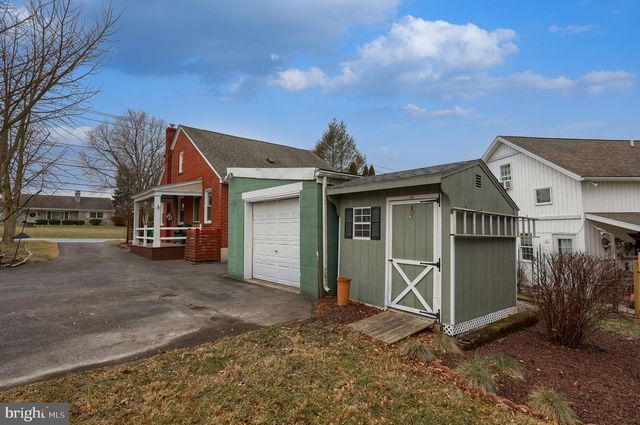 120 LANCASTER AVE, Strasburg, PA 17579