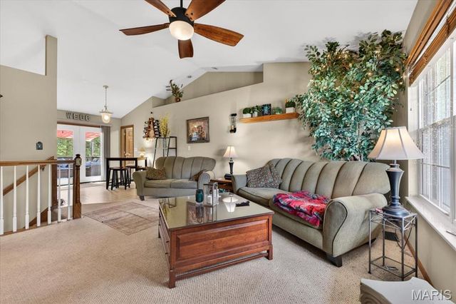 586 Monty View, Washington, MO 63090