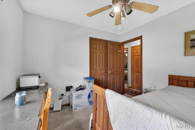 586 Monty View, Washington, MO 63090