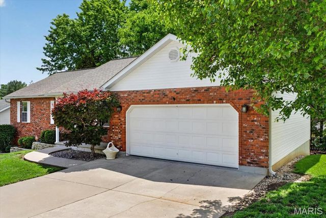 586 Monty View, Washington, MO 63090