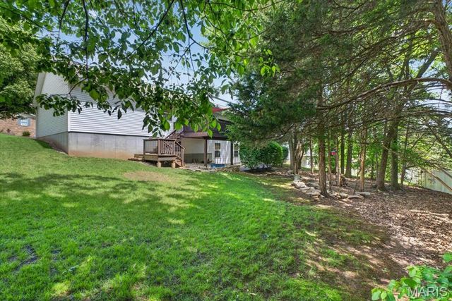 586 Monty View, Washington, MO 63090