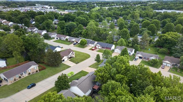 586 Monty View, Washington, MO 63090