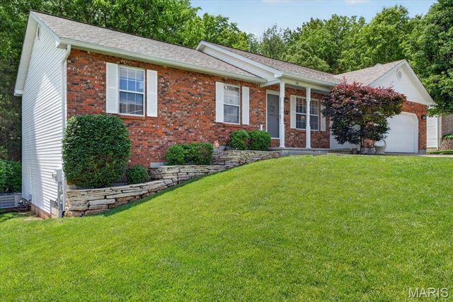 586 Monty View, Washington, MO 63090