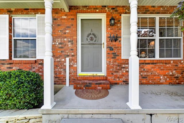 586 Monty View, Washington, MO 63090