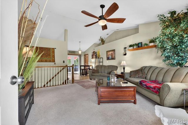 586 Monty View, Washington, MO 63090