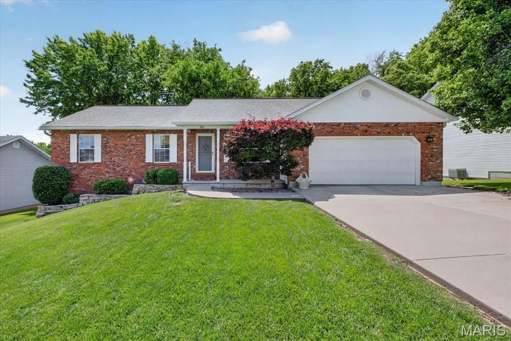 586 Monty View, Washington, MO 63090