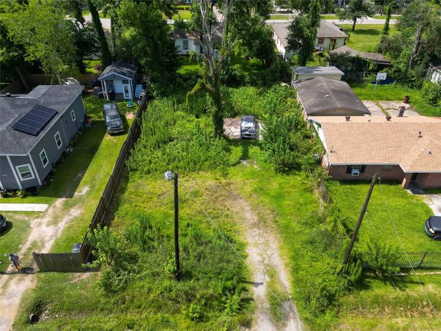8322 Carolwood Drive, Houston, TX 77028